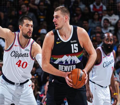 东契奇前球,队对决中表,现卓越,乐竞体育,乐竞体育官网,乐竞体育官方,乐竞体育下载